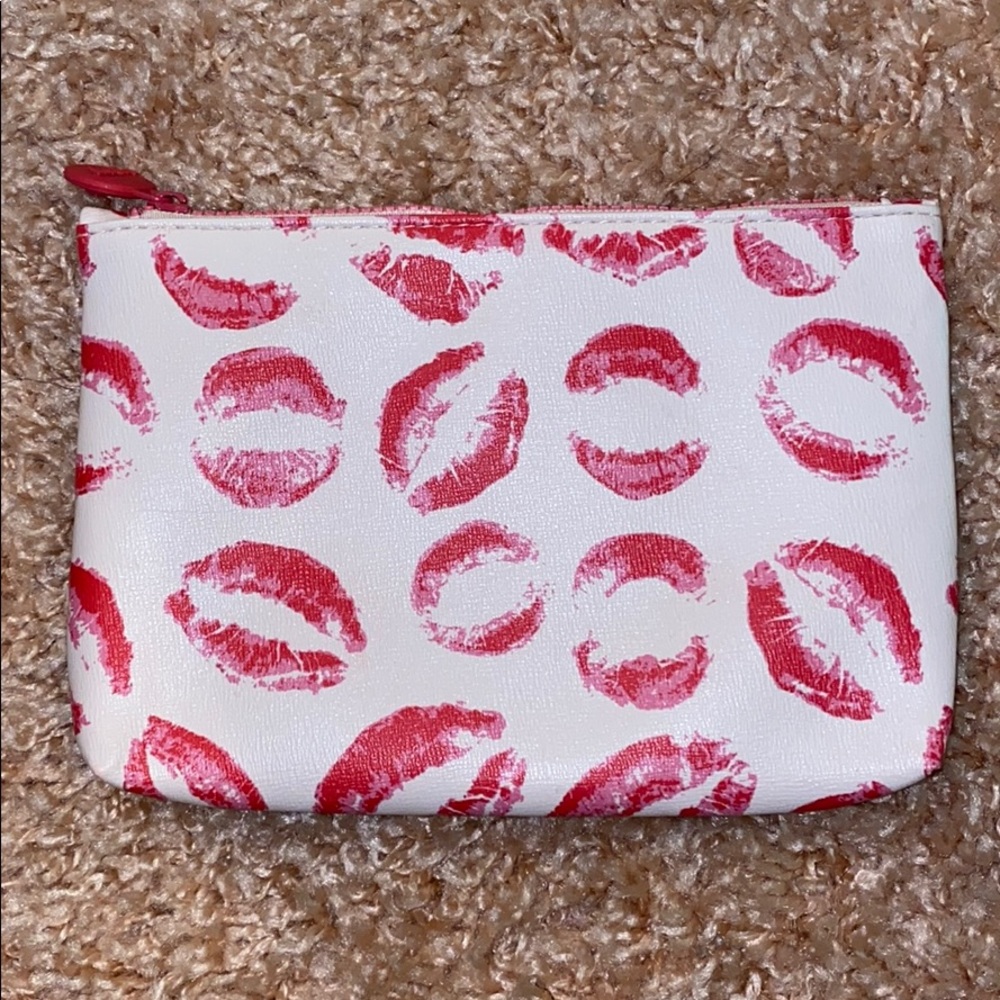 Kisses makeup bag from Ipsy!
